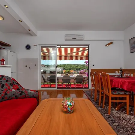 Big Balcony Bugenvilija Apartman Makarska