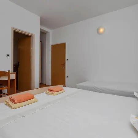 Big Balcony Bugenvilija Makarska