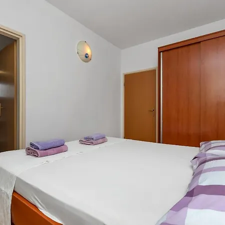 Big Balcony Bugenvilija Apartment Makarska