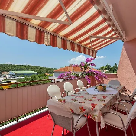Apartment Big Balcony Bugenvilija Makarska